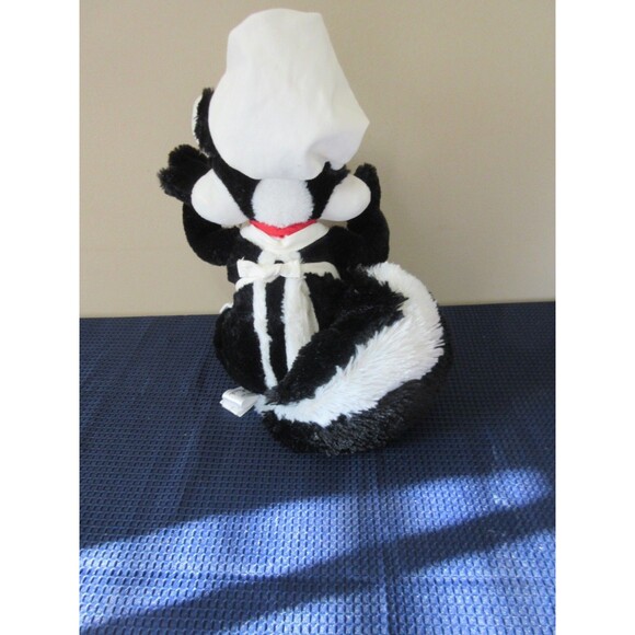 Hallmark/WB PePe Le Pew Plush with Talking 12" "Kiss Zee Chef" NWT - Picture 2 of 8